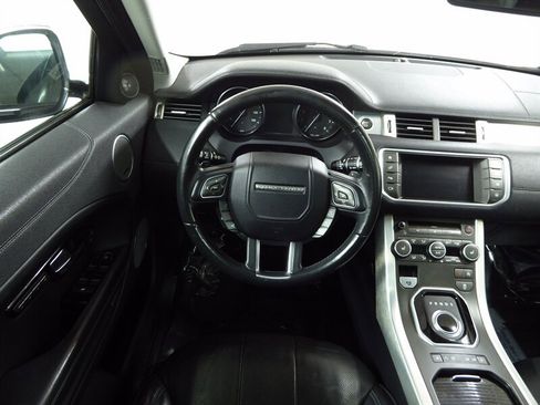 Used 2016 Land Rover Range Rover Evoque SE image 10