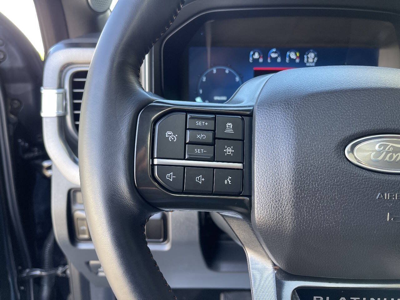Used 2024 Ford F450 Platinum AWD/4WD image 32