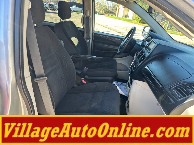 Used 2019 Dodge Grand Caravan SE FWD image 28