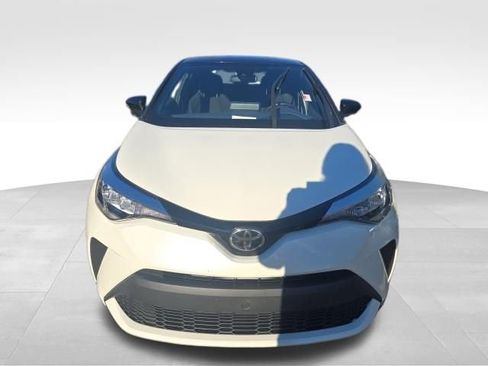 Used 2020 Toyota C-HR XLE image 11