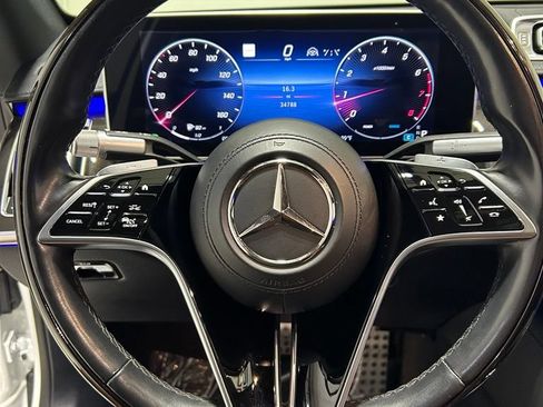 Used 2022 Mercedes-Benz S 580 4MATIC Sedan w/ AMG Line Package image 13