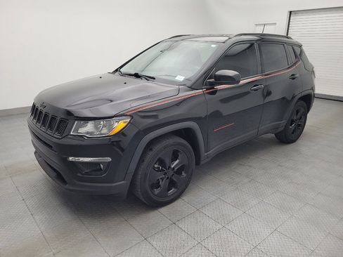 Used 2018 Jeep Compass Latitude w/ Popular Equipment Group FWD image 2