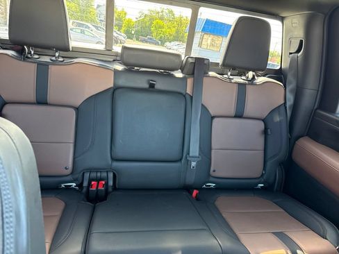 Used 2023 Chevrolet Silverado 2500 High Country w/ Z71 Off-Road Package AWD/4WD image 39