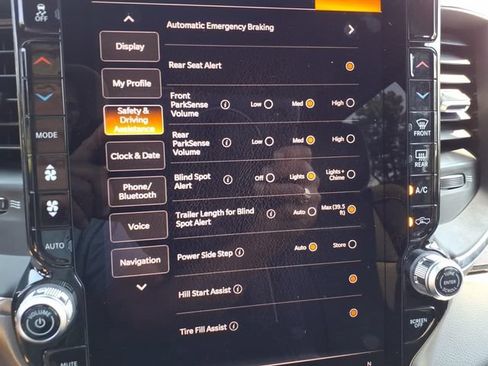 Used 2025 RAM 2500 Laramie AWD/4WD image 11
