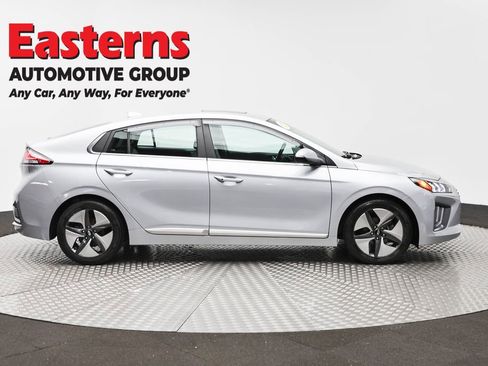 Used 2022 Hyundai Ioniq SEL FWD image 4