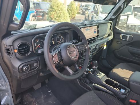 New 2026 Jeep Gladiator Mojave AWD/4WD image 14