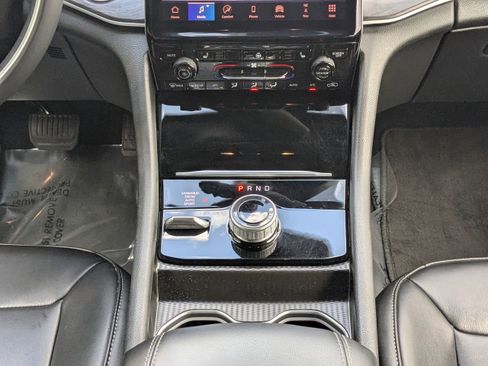 Used 2024 Jeep Grand Cherokee L Limited w/ Black Appearance Package image 17