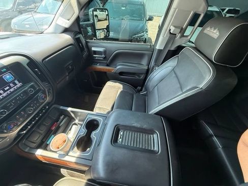 Used 2019 Chevrolet Silverado 2500 High Country w/ Duramax Plus Package AWD/4WD image 10