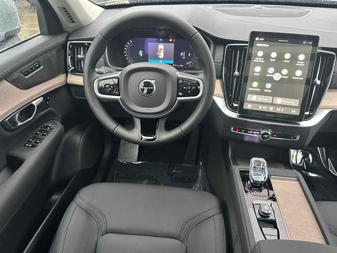 New 2026 Volvo XC90 B6 Plus image 18