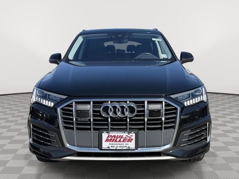 Used 2023 Audi Q7 Premium w/ Convenience Package image 2