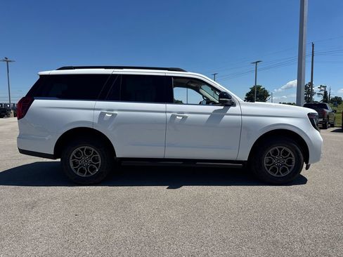 New 2026 Ford Expedition Active RWD image 7