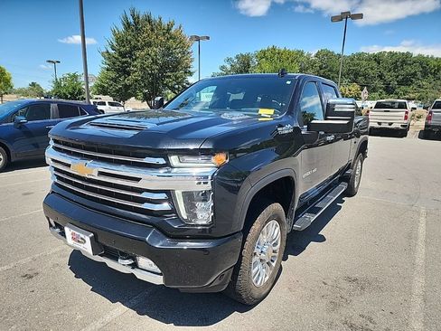 Used 2023 Chevrolet Silverado 2500 High Country w/ Technology Package AWD/4WD image 2