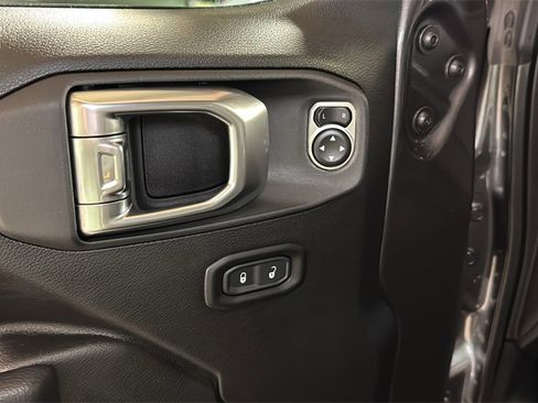 Used 2024 Jeep Wrangler Unlimited Rubicon w/ Technology Group image 24