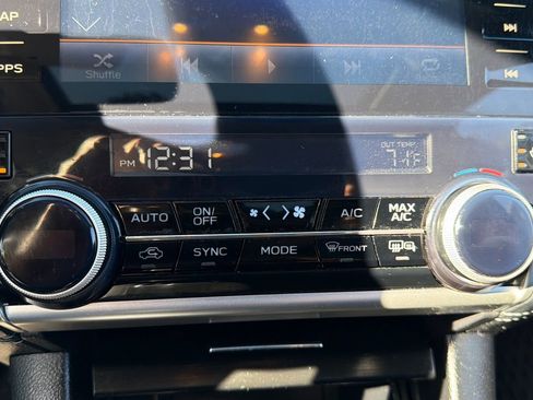 Used 2019 Subaru Outback 2.5i Limited AWD/4WD image 12