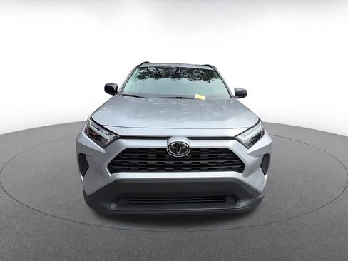 Used 2025 Toyota RAV4 LE AWD/4WD image 5