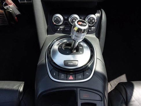 Used 2014 Audi R8 V8 w/ Convenience Package AWD/4WD image 33
