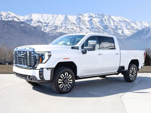 Used 2024 GMC Sierra 3500 Denali Ultimate image 2