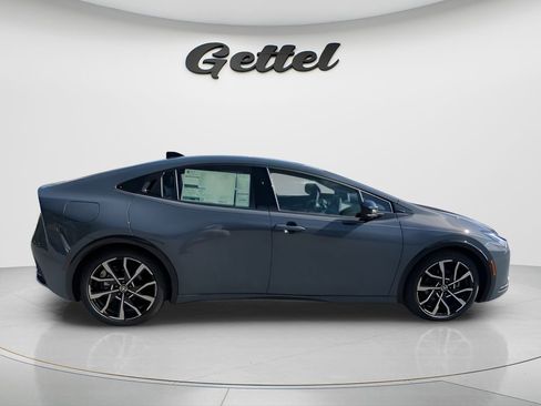New 2026 Toyota Prius Plug-In Hybrid FWD image 9