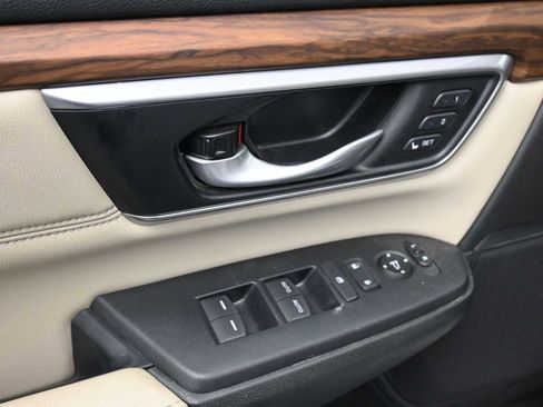 Used 2022 Honda CR-V Touring image 10