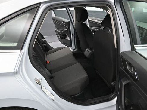 Used 2019 Volkswagen Jetta SE FWD image 29