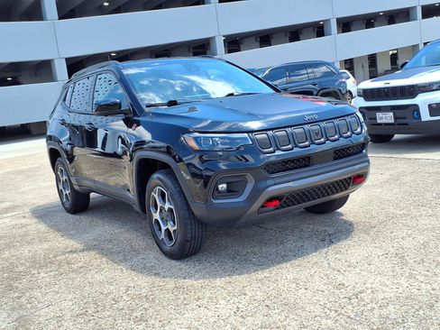 Used 2022 Jeep Compass Trailhawk w/ Trailhawk Elite Group AWD/4WD image 2