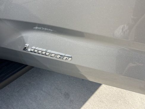 Used 2023 Toyota Sequoia Limited image 17