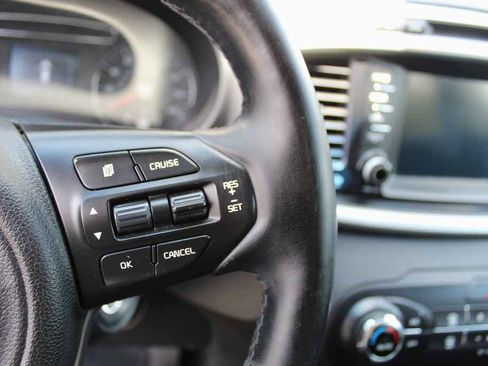 Used 2017 Kia Sorento FWD w/ LX Convenience Package image 17