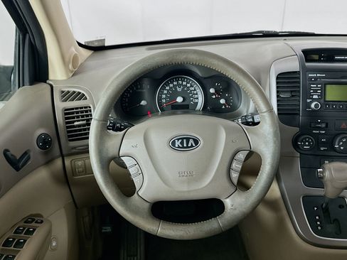 Used 2012 Kia Sedona EX FWD image 17