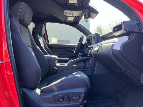 New 2024 Toyota Tacoma TRD Off-Road image 17