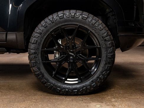 Used 2025 Lexus GX 550 image 12