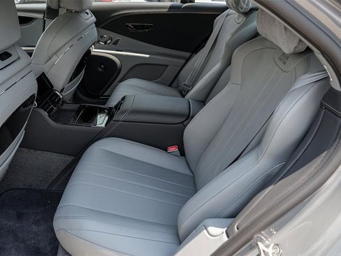 New 2025 Bentley Flying Spur Plug-In Hybrid image 38