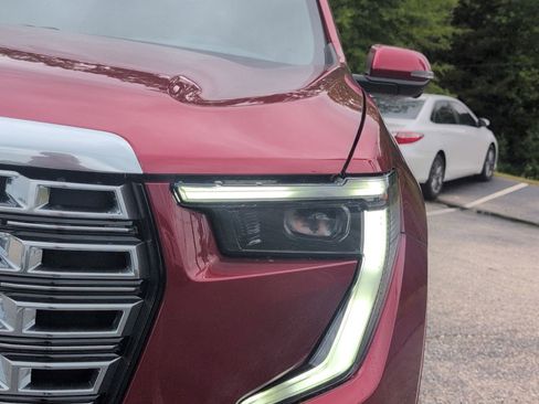 New 2026 GMC Acadia Denali FWD image 12