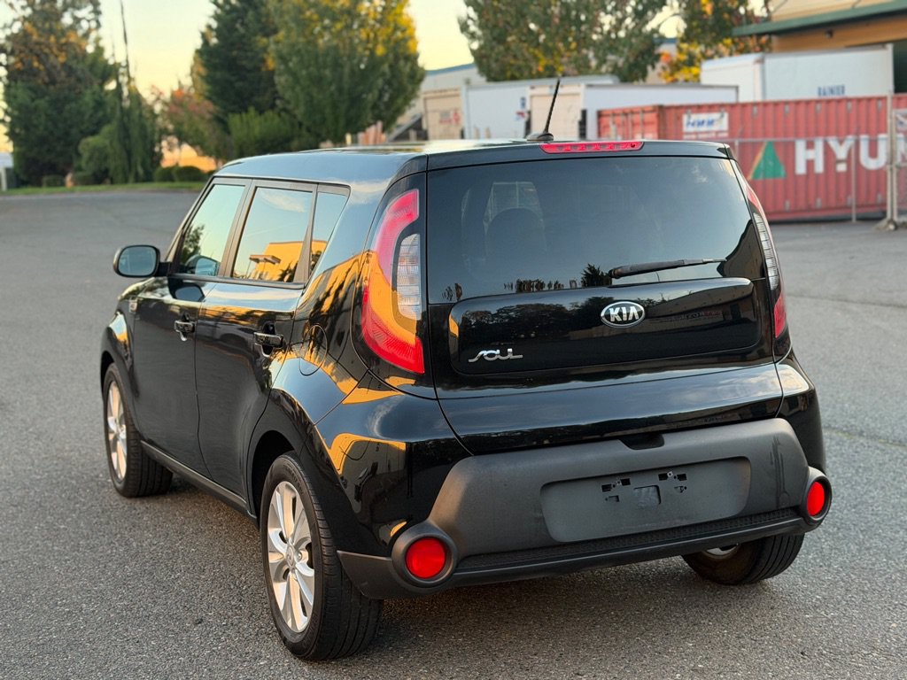 Used 2015 Kia Soul + FWD image 6