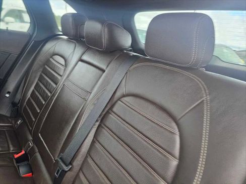 Used 2018 Mercedes-Benz GLC 300 4MATIC image 19