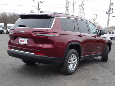 Used 2025 Jeep Grand Cherokee L Laredo w/ Luxury Tech Group I image 12