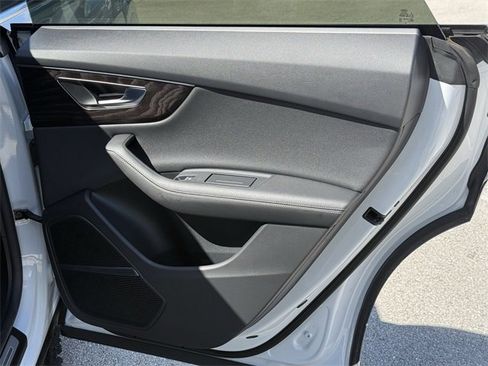 Used 2023 Audi Q8 Premium Plus w/ Premium Plus Package image 36