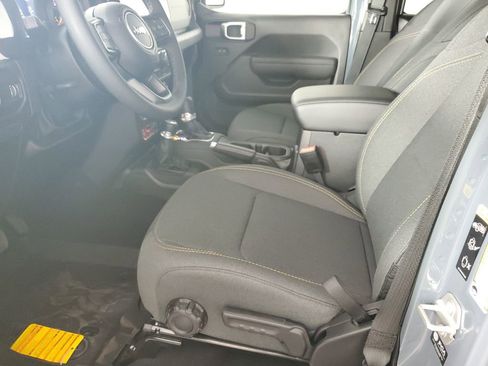 New 2025 Jeep Gladiator Willys image 11