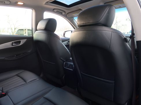 Used 2017 INFINITI QX50 2WD image 32