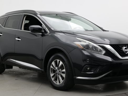Used 2018 Nissan Murano SV FWD image 3