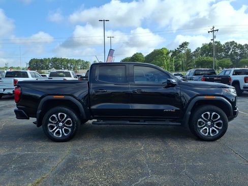 Used 2023 GMC Canyon AT4 w/ AT4 Premium Package AWD/4WD image 3