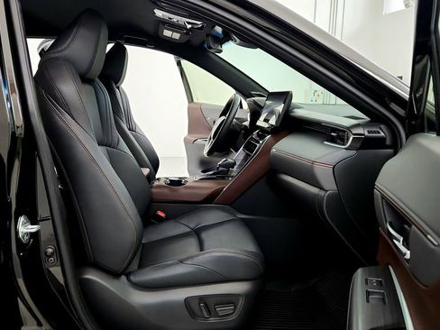 Used 2021 Toyota Venza XLE w/ Softex Package AWD/4WD image 17