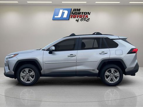 Used 2025 Toyota RAV4 XLE image 8