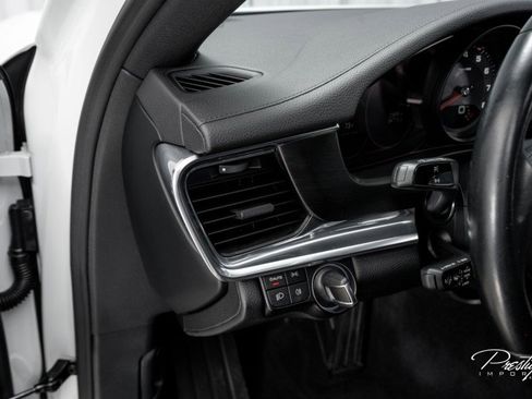 Used 2023 Porsche Panamera RWD image 25