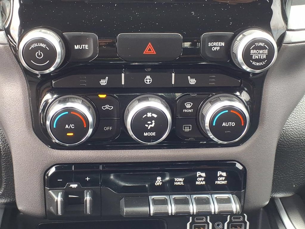 Used 2022 RAM 1500 Big Horn AWD/4WD image 8