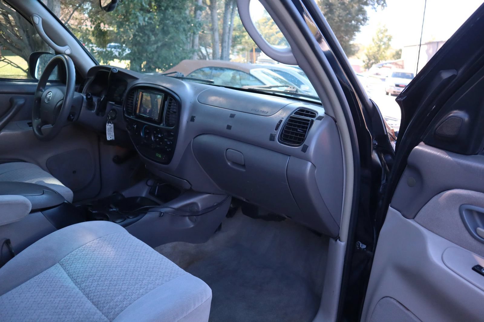 Used 2004 Toyota Tundra SR5 w/ Towing Pkg RWD image 15