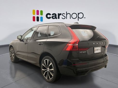 Used 2025 Volvo XC60 B5 Plus image 3