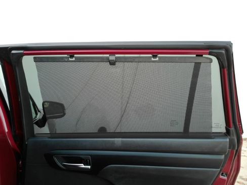 Used 2021 Toyota Highlander XLE image 28