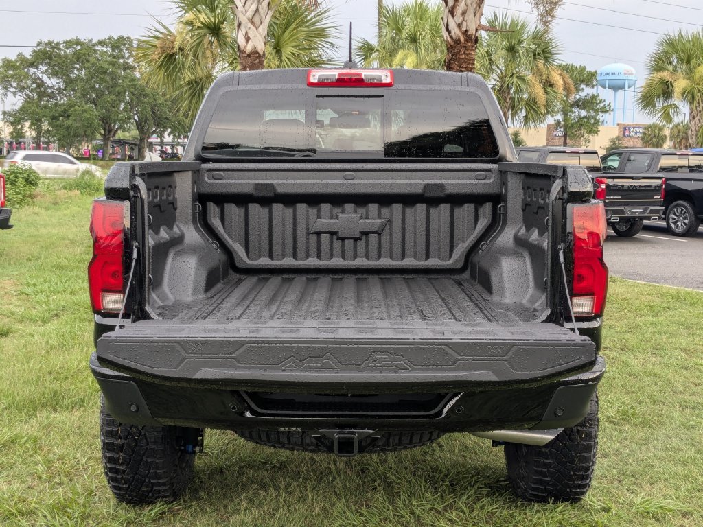 New 2026 Chevrolet Colorado ZR2 w/ Technology Package AWD/4WD image 11