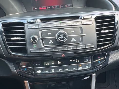 Used 2017 Honda Accord Sport image 44