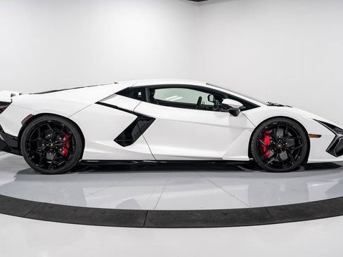 Used 2025 Lamborghini Revuelto AWD/4WD image 2